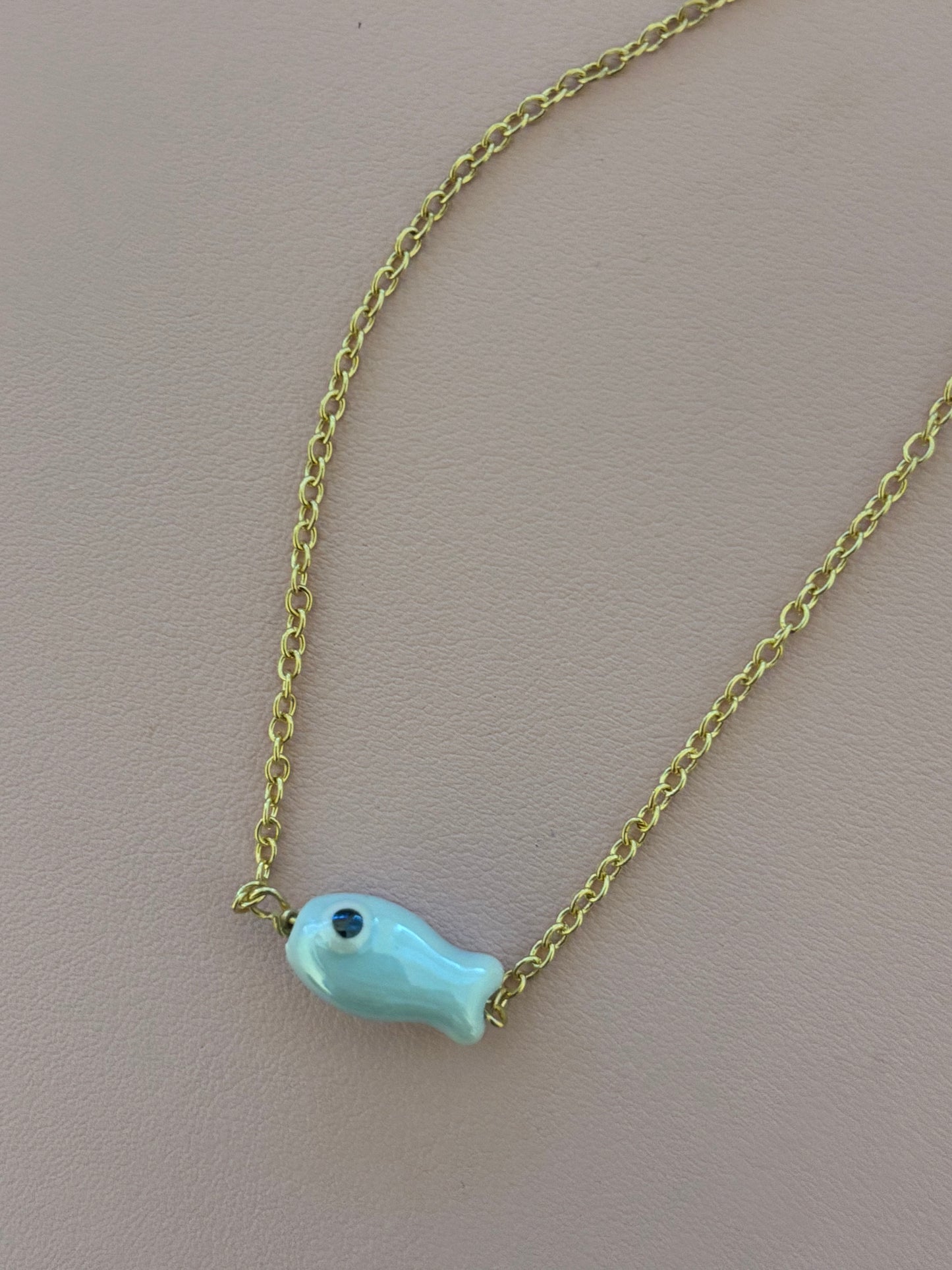Pearlesent Fish Choker