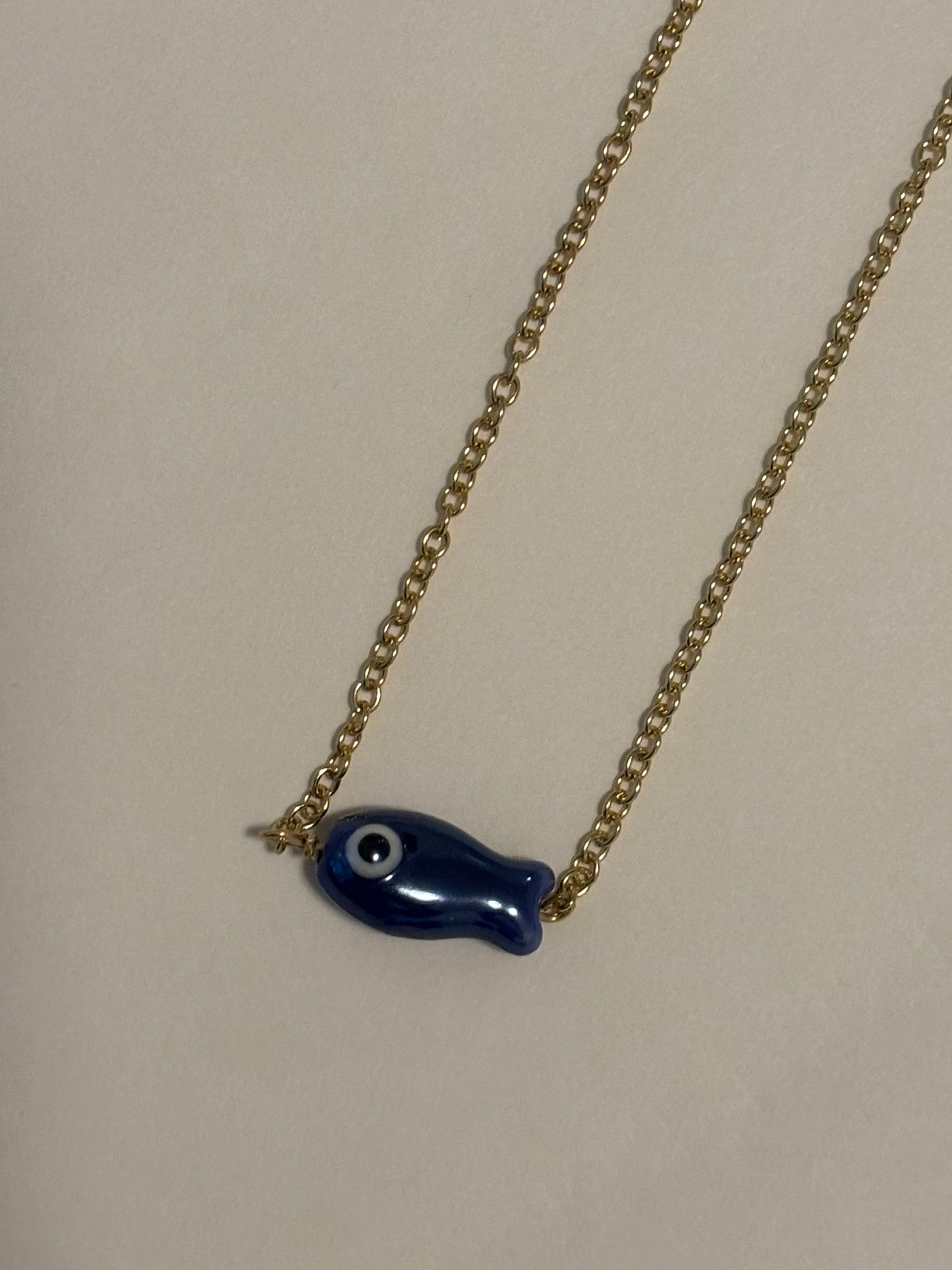 Pearlesent Fish Choker