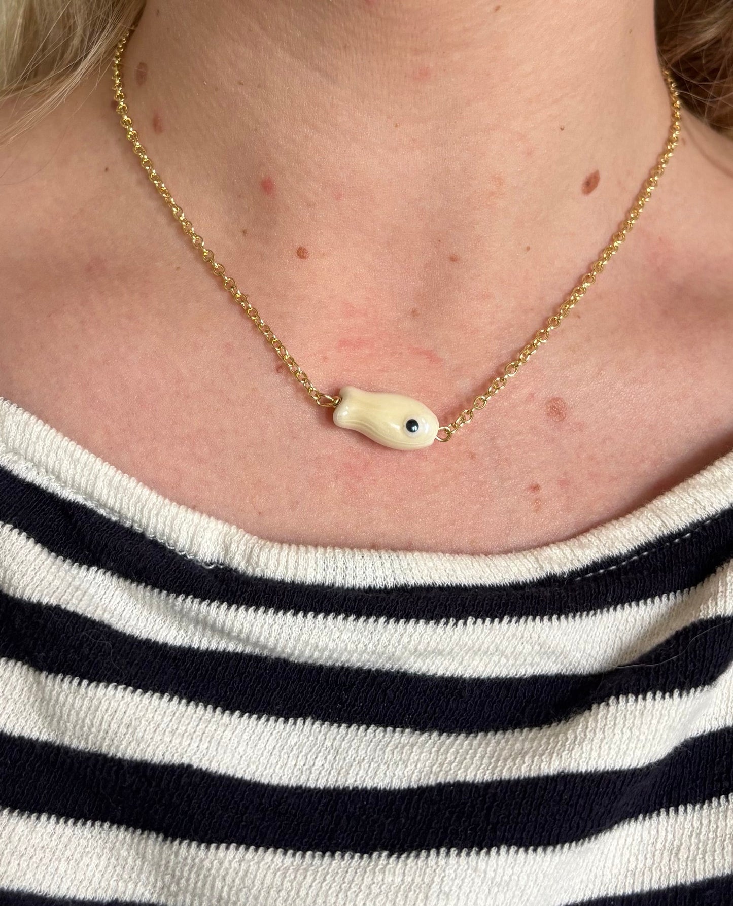 Pearlesent Fish Choker