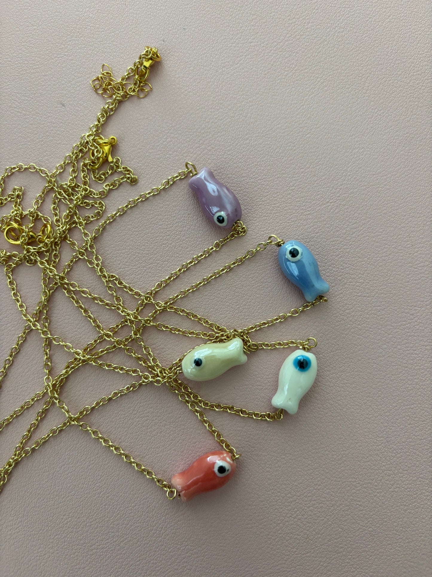 Pearlesent Fish Choker