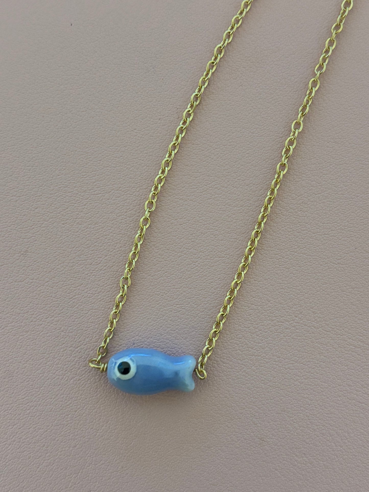Pearlesent Fish Choker