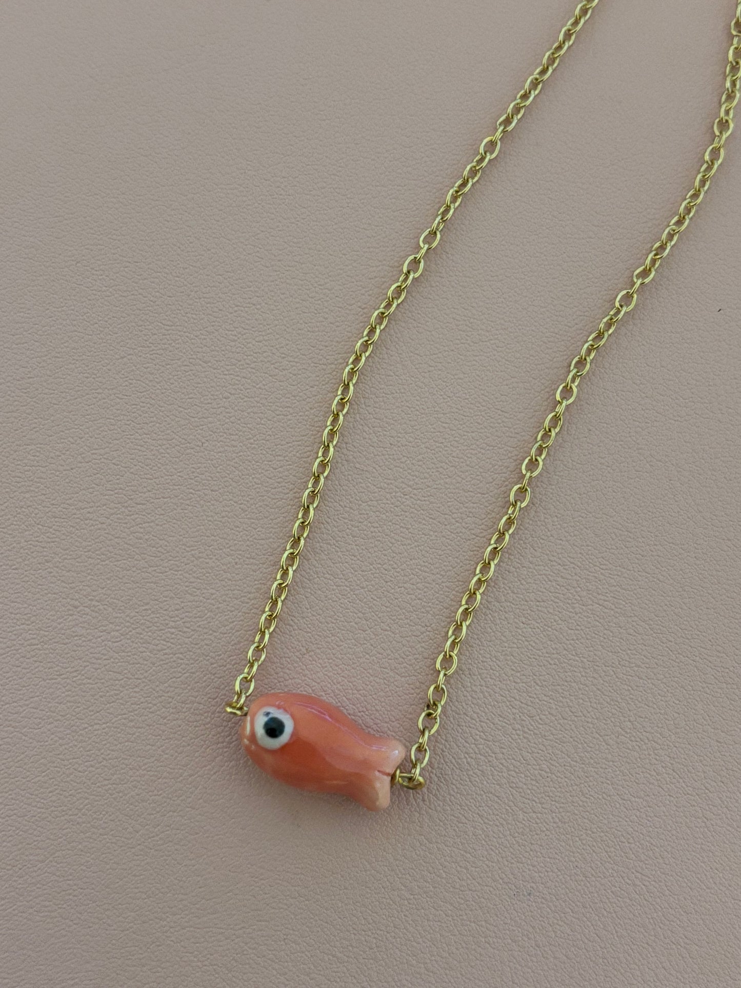 Pearlesent Fish Choker